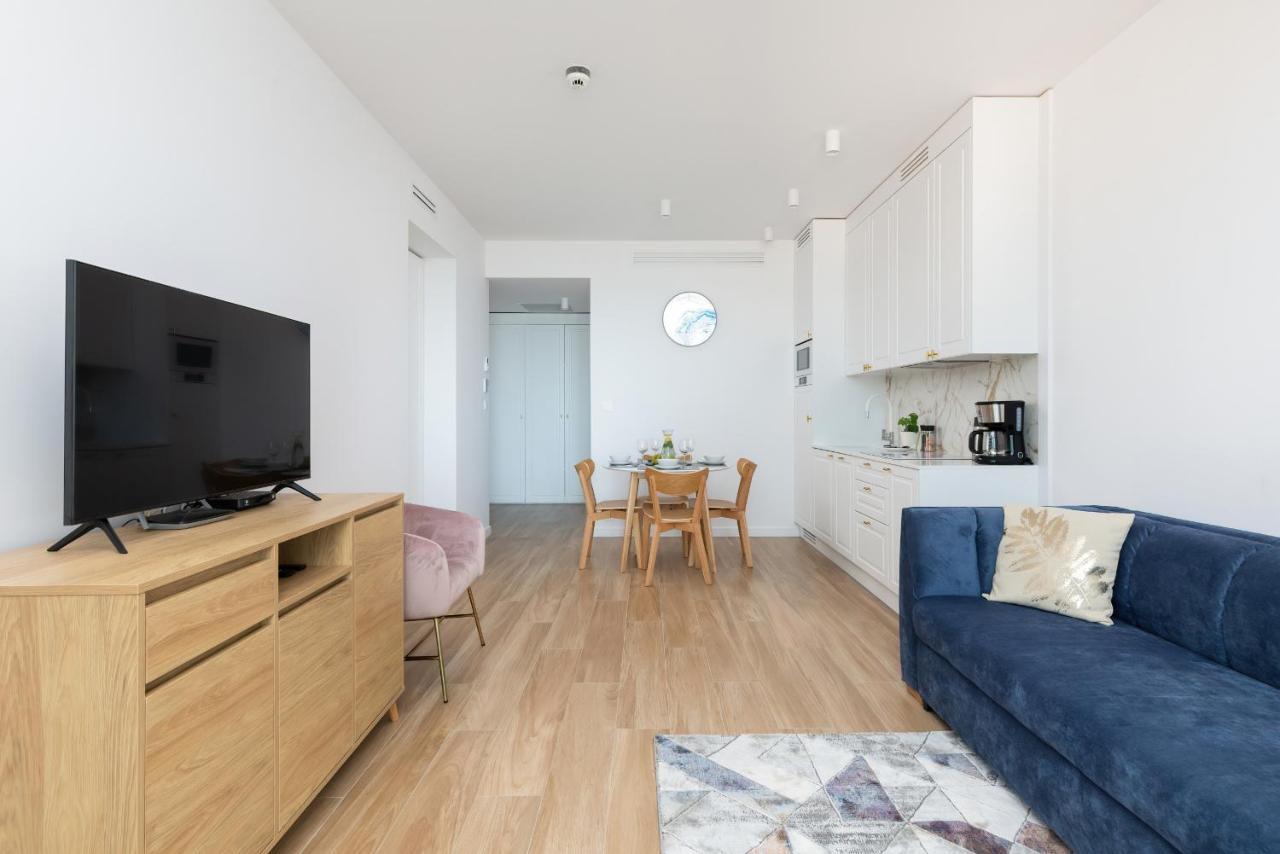 Apartment Bulwar Zachodzacego Slonca With Sea View Darlowo By Renters *