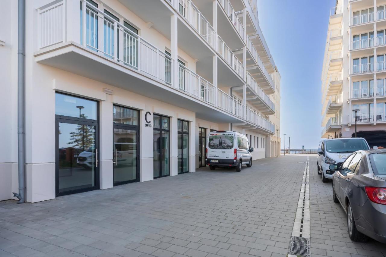 Apartment Bulwar Zachodzacego Slonca With Sea View Darlowo By Renters *