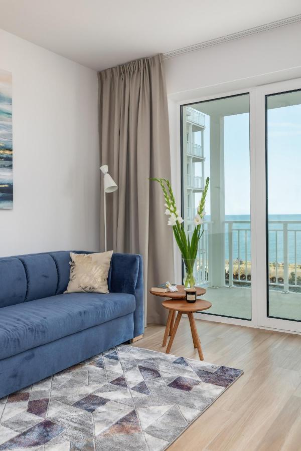Apartment Bulwar Zachodzacego Slonca With Sea View Darlowo By Renters *