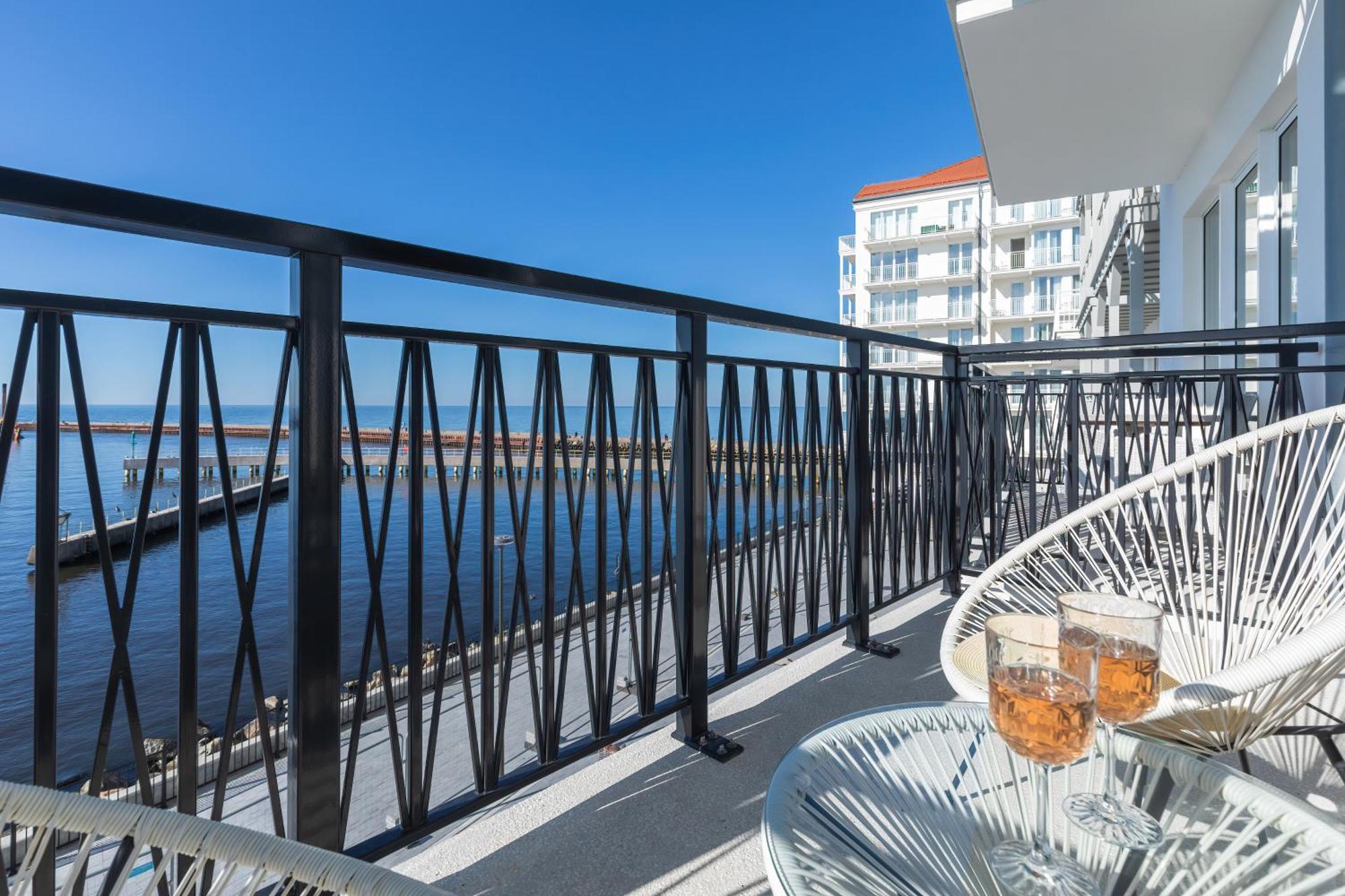 Bulwar Zachodzacego Slonca With Sea View Darlowo By Renters *