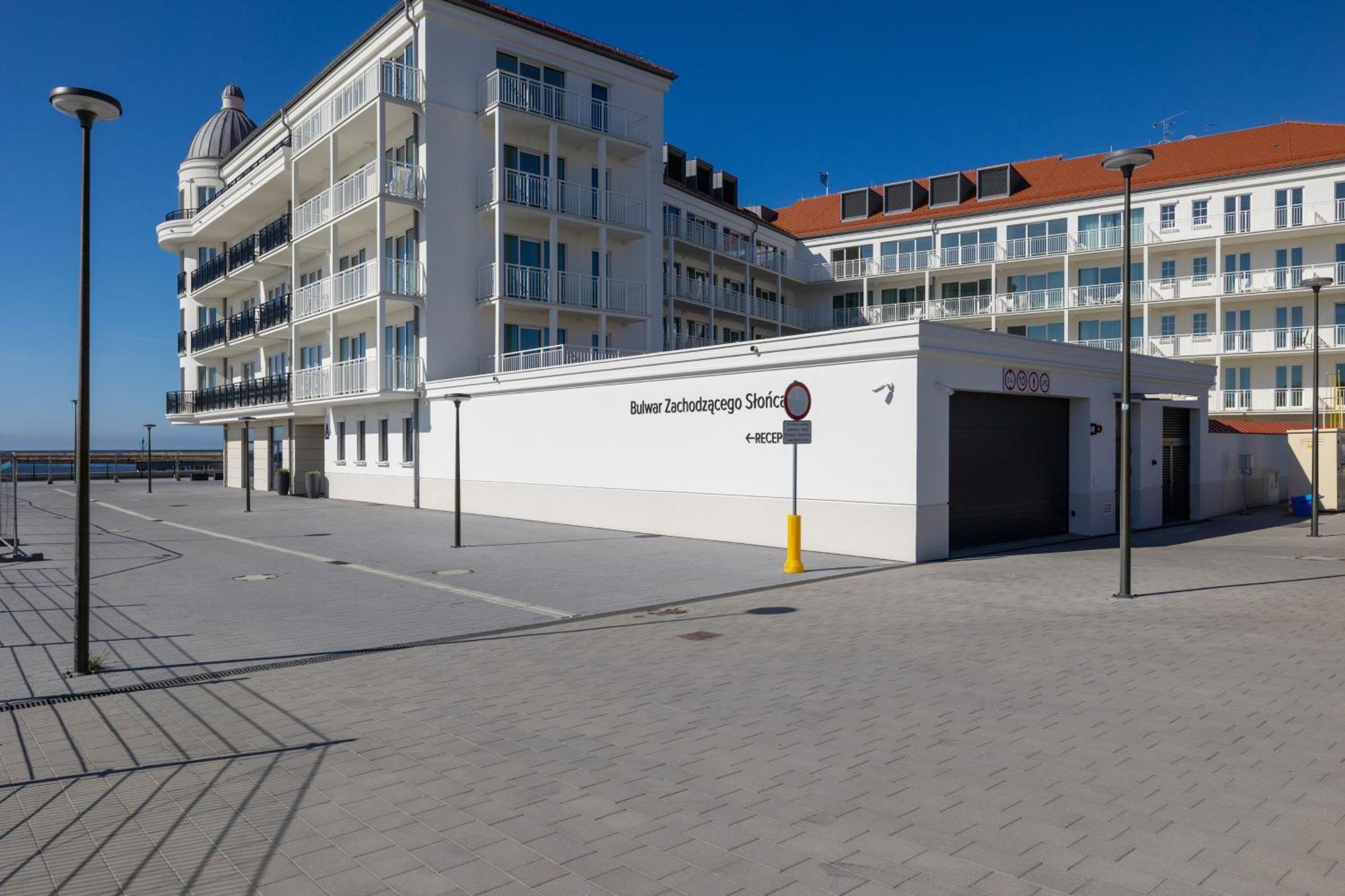 Apartment Bulwar Zachodzacego Slonca With Sea View Darlowo By Renters